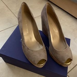 Stuart Weitzman Anna Suede Peep-toe Haze/tan Wedge
